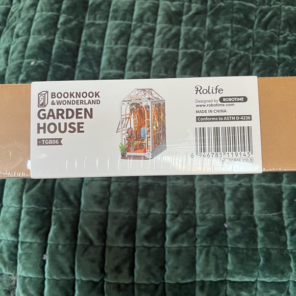 Rolife Booknook & Wonderland Garden House building kit NIB - Picture 8 of 8